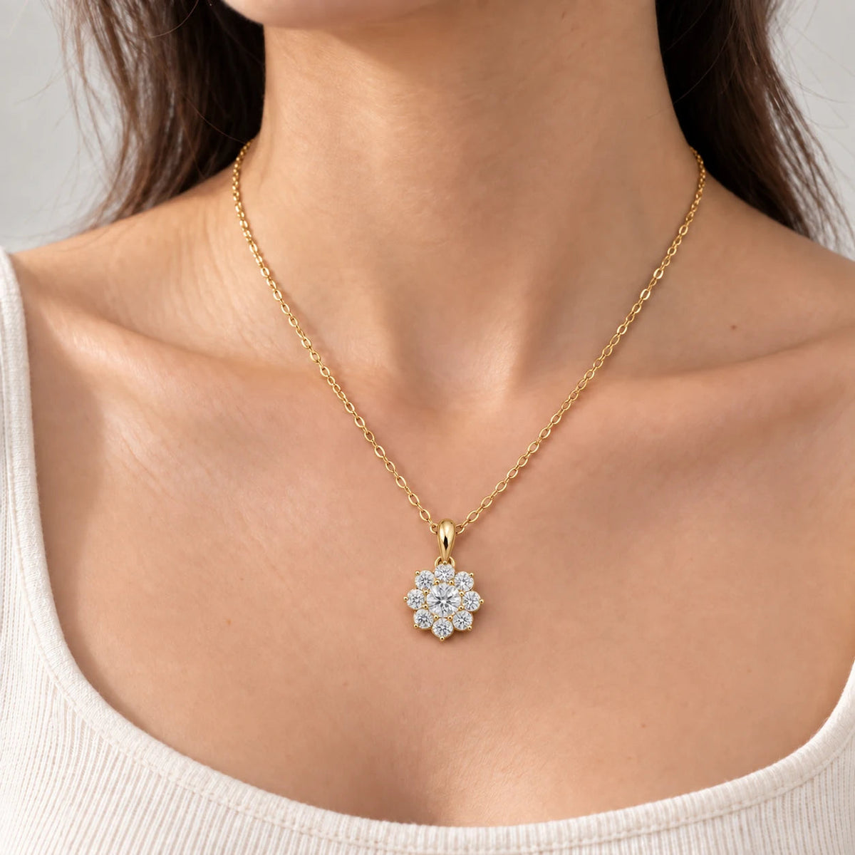 Flower Necklace, gold tone · rounded