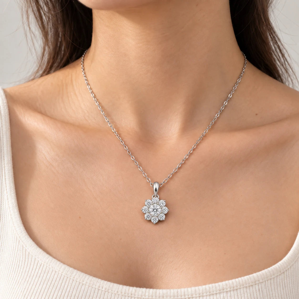 Flower Necklace, silver tone · rounded